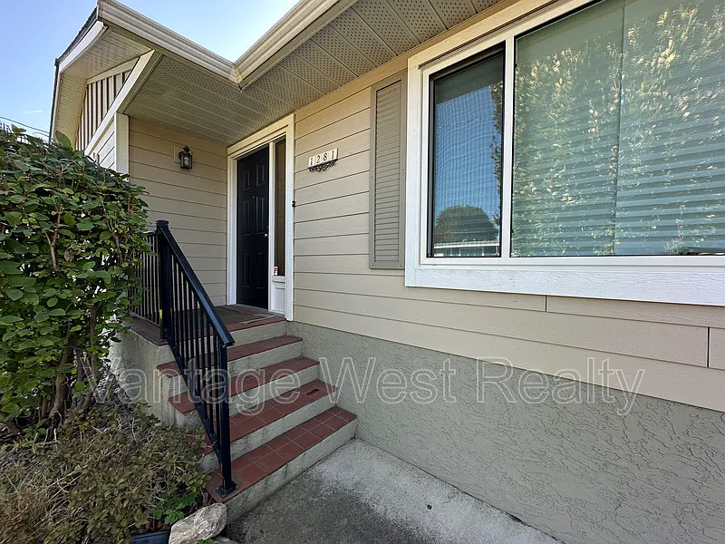 3 bed, 2.5 bath, 2000 sqft, $3,450 — Photo 4