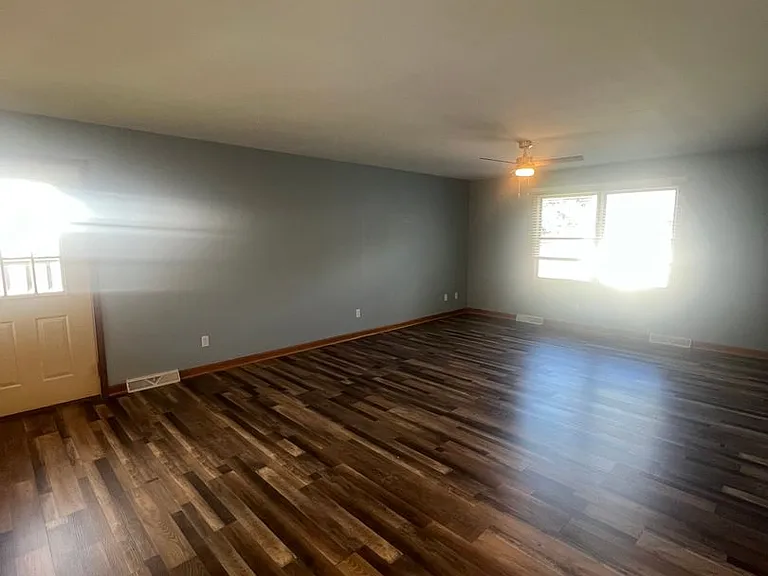 2812 Biscayne Dr — Photo 3
