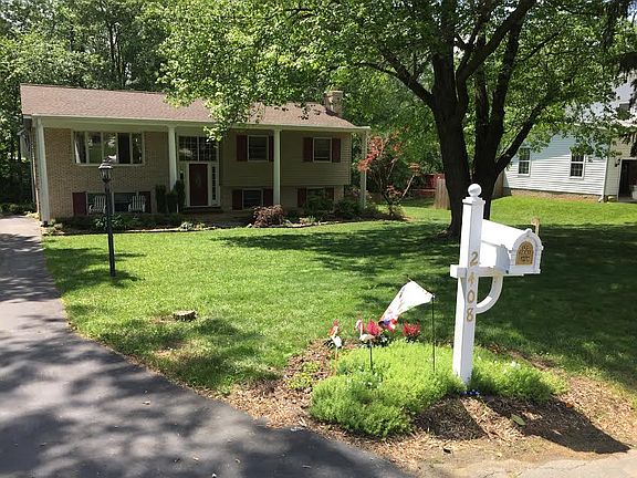 2nd image of 2408 Carey Ln