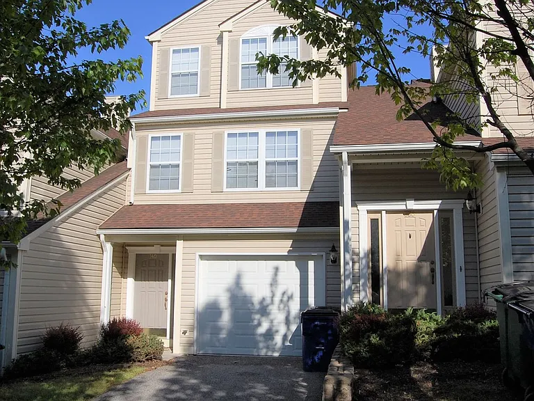 340 Huff Heritage Ln — Photo 1