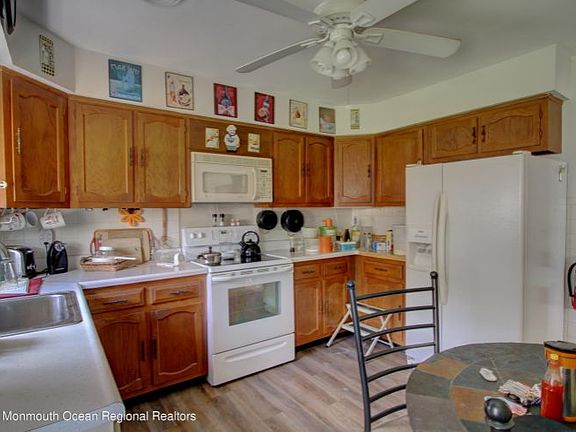 3rd image of 34A Franklin Ln