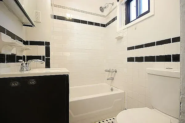 70 Zabriskie St #3 — Photo 9