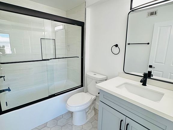 5th image of 2495 Corinth Ave APT 1