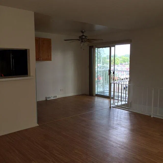 1247 Prairie Avenue — Photo 4