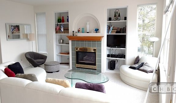 Living room with 9 foot ceilings pm