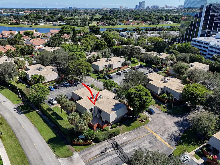 1700 Embassy Dr #103 — Photo 60