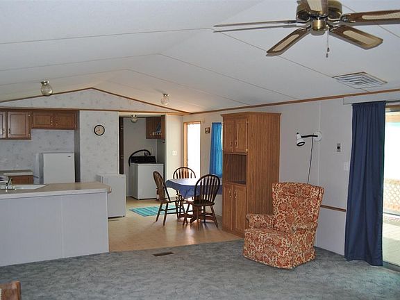 3rd image of 1404 Aluminum St