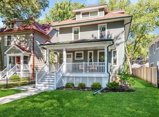1222 Lake Ave, Wilmette, IL 60091