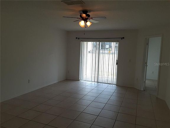 3rd image of 2601 Hollow Ln