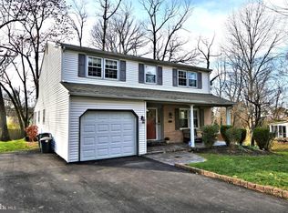 733 Falcon Dr, Glenside, PA 19038