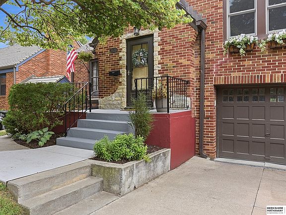 3rd image of 5123 Lake St