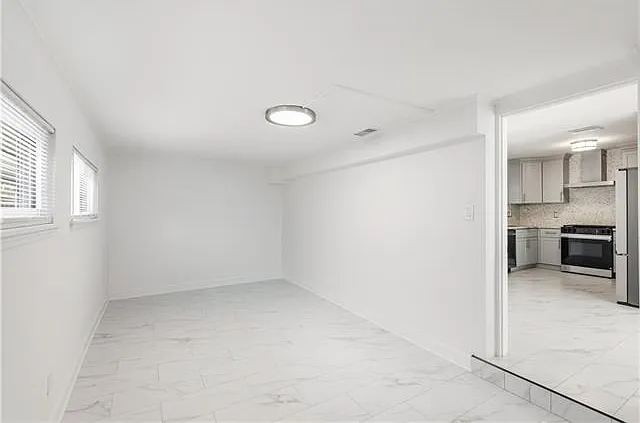 1509 Taft Park — Photo 9