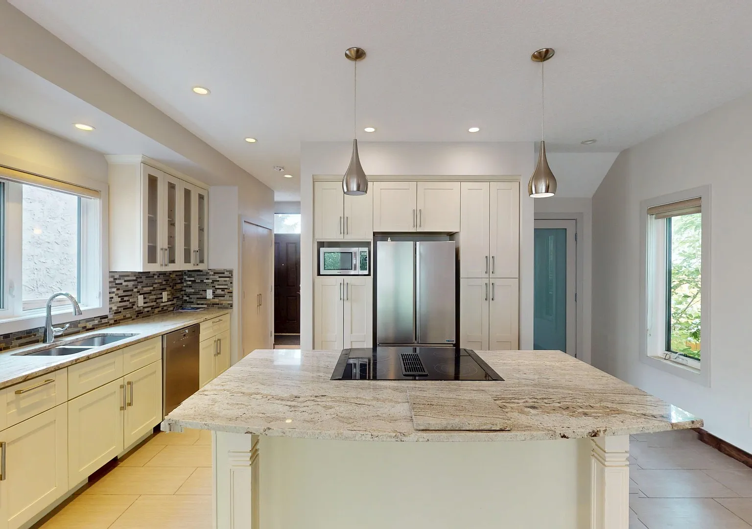 3825 1 Street Ne — Photo 1