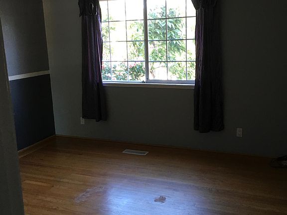 2nd image of 957 E Cardinal Dr