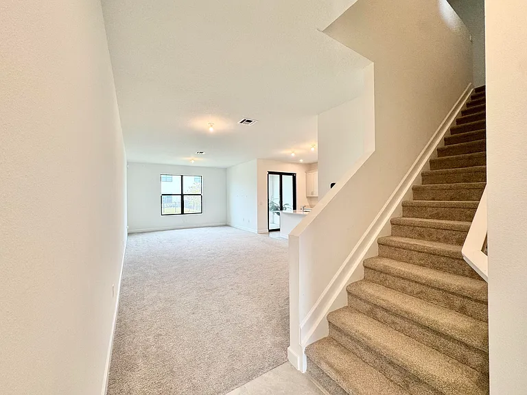 14122 SW Thorens Dr — Photo 12