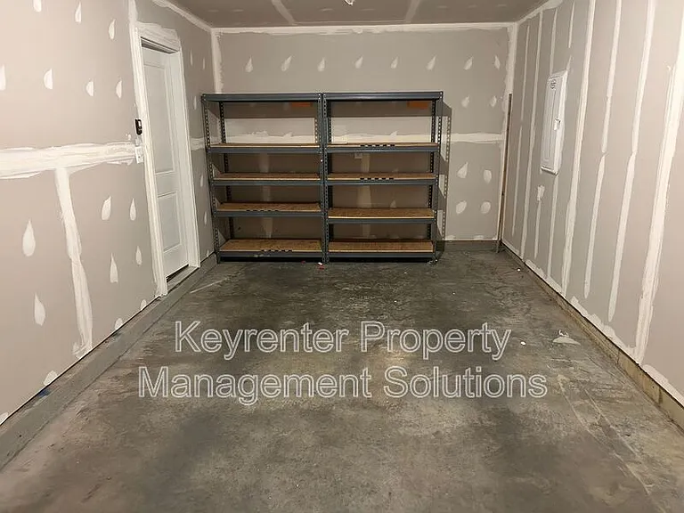 213 Willowshire Ct — Photo 33