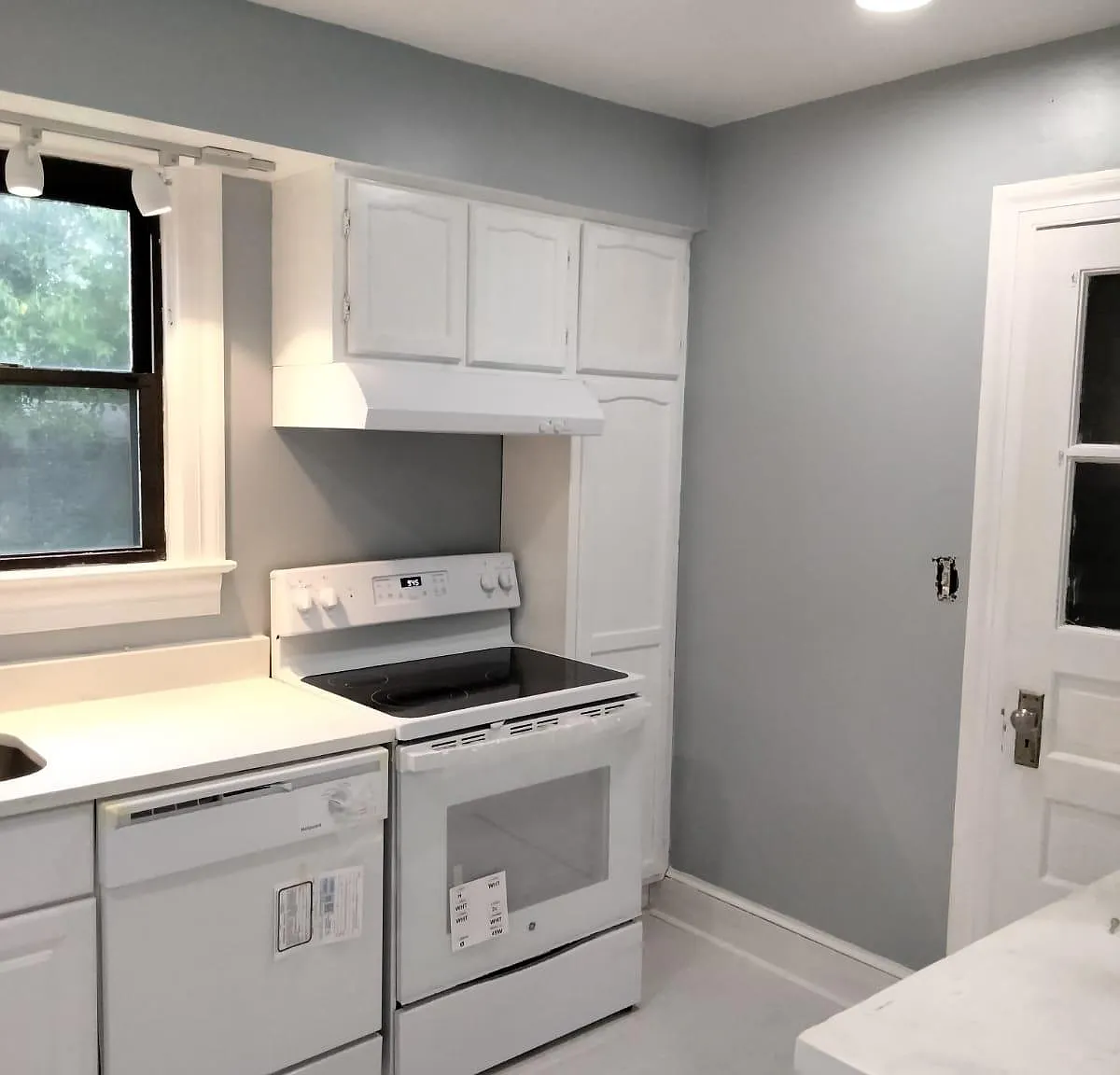 2 bed, 800 sqft, $2,950 — Photo 3