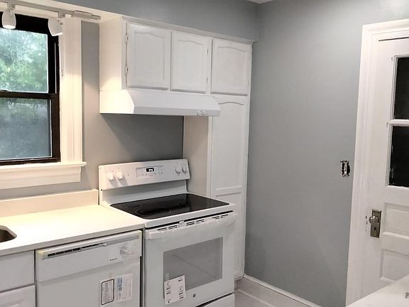 3rd image of 2031 S Langley St