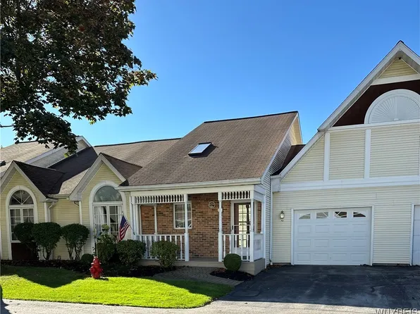 42 Spicebush Ln, Buffalo, NY 14221