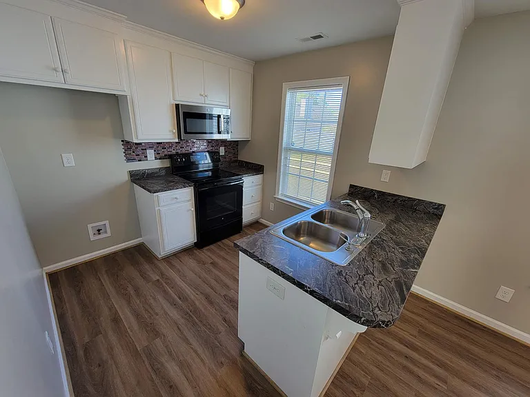 1949 Sapphire Rd — Photo 13