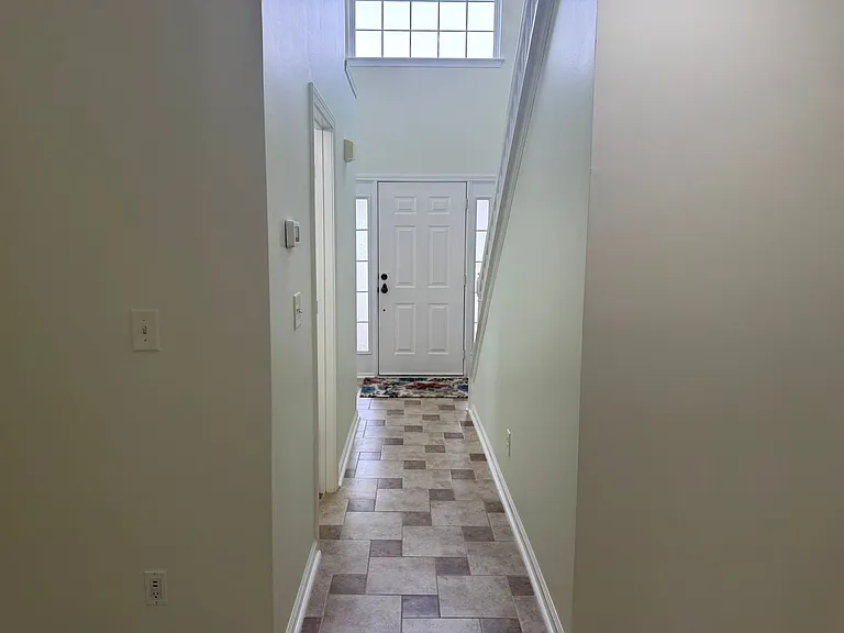 136 Madelia Pl — Photo 29