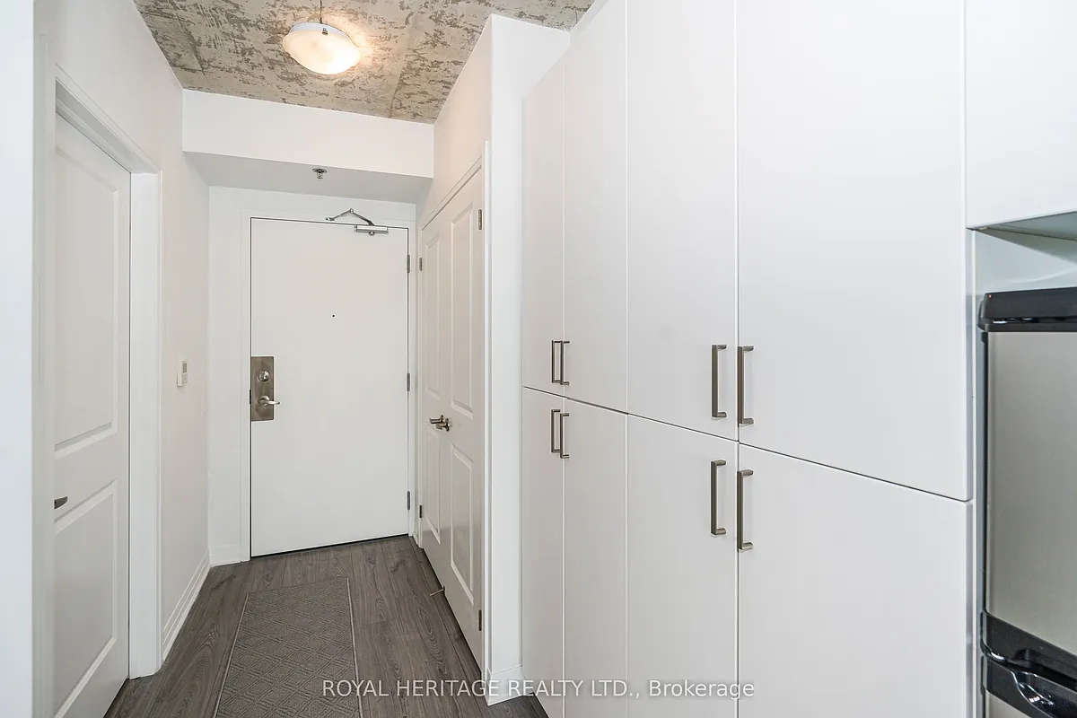 Building Photo - 1900 Simcoe St N #614