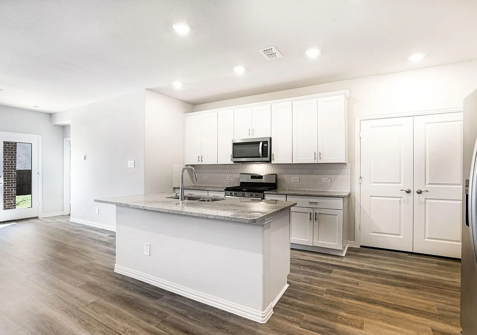 Spacious 4-Bedroom McKinney Home with Community Pool & Park — Photo 2