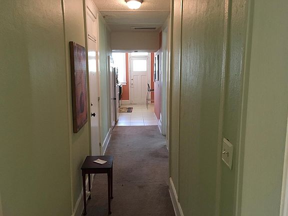 3rd image of 136 18th Ave NE APT 4