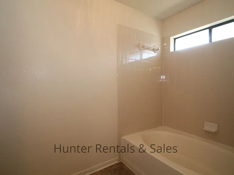 4705 Fawn Dr — Photo 17