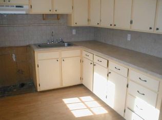 22 Lyons St, Rochester, NH 03867