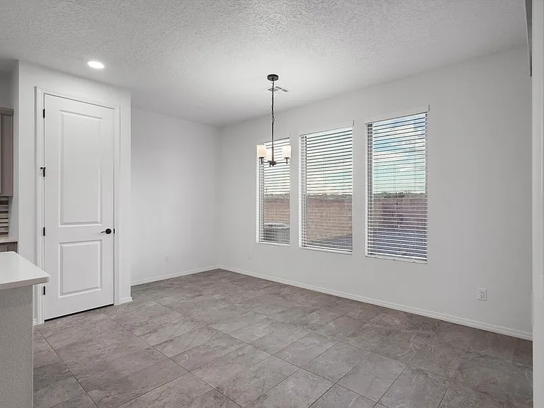 4017 Silver Springs Rd NE — Photo 14