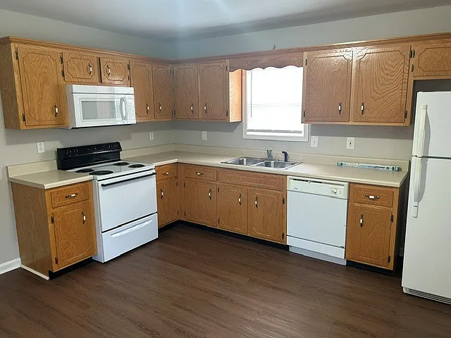 288 Executive Ave #A — Photo 7