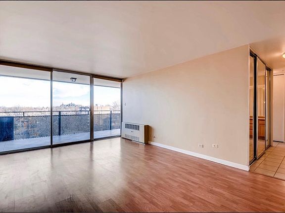 3rd image of 1200 N Vine St APT 7A
