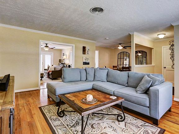 4th image of 4705 Waycross Dr