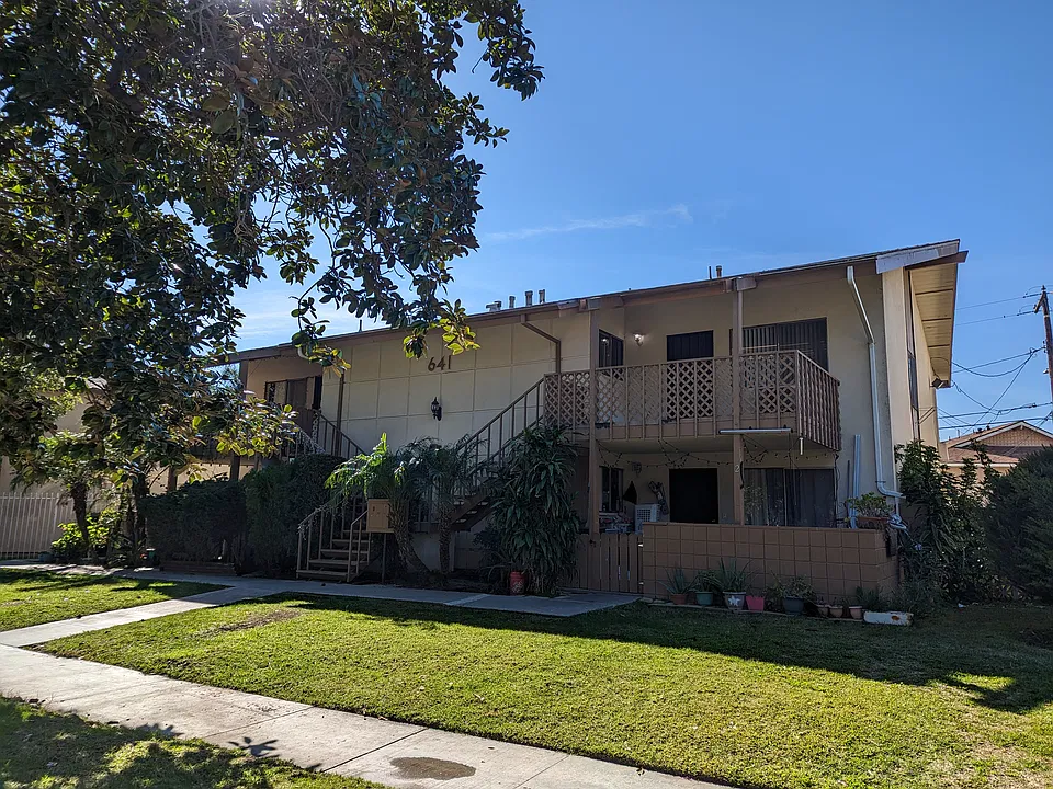 641 N Ventura St #4