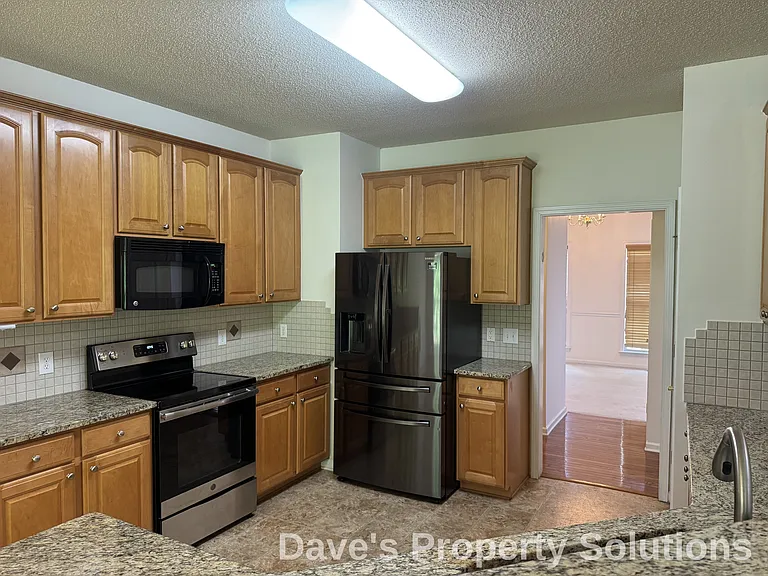 5265 Ivystone Ln — Photo 6