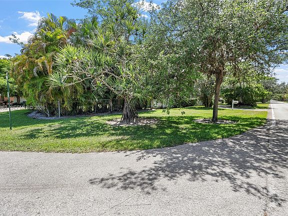 3rd image of 7800 SW 132nd St