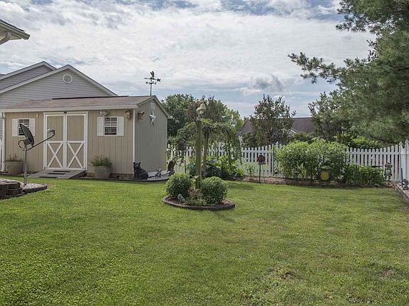 3rd image of 10340 White Pine Ct