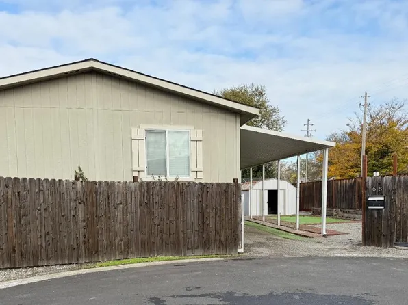 65 Leisure Park Circle, Santa Rosa, CA 95401