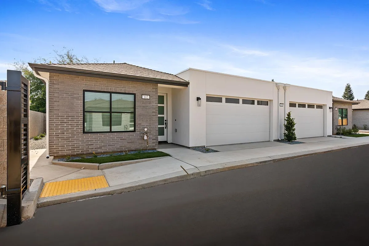 Unit Photo - 2806 E Alluvial Ave #2810-101