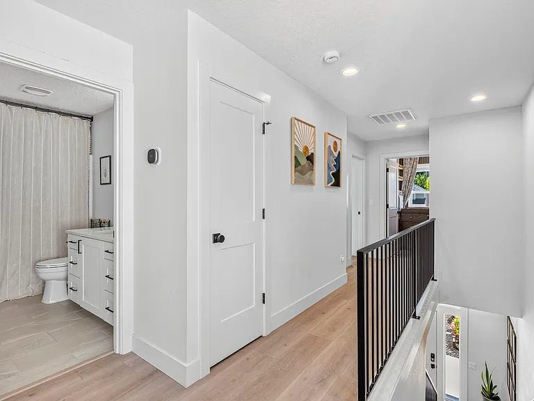 10001 NE 44th Ct — Photo 26