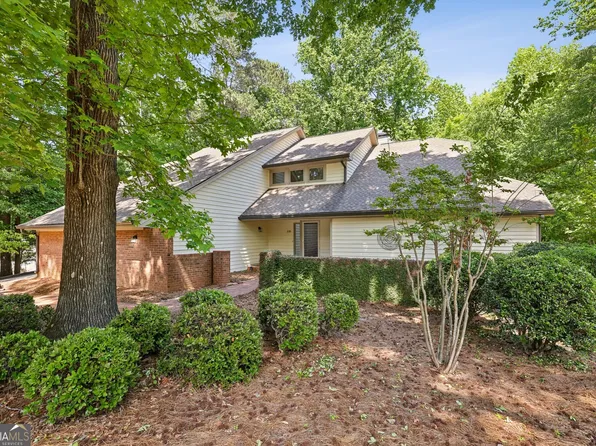 110 Westchester Way, Alpharetta, GA 30005