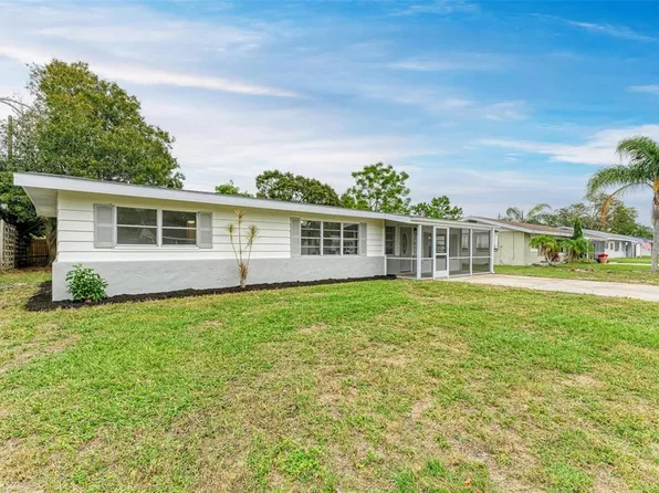 2653 Trinidad St, Sarasota, FL 34231