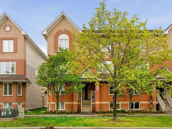 2230 Bois Vert Pl, Ottawa, ON K4A 4T7