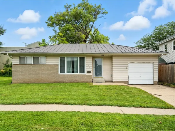 206 E South St, Mechanicsville, IA 52306