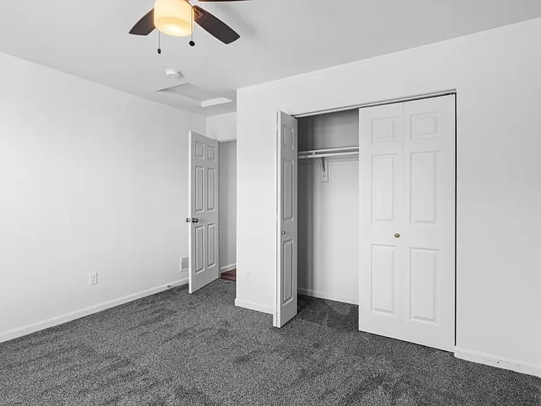 489 S Laporte Dr — Photo 15