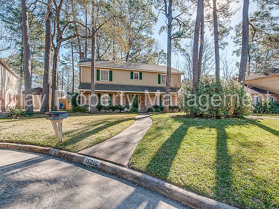 3rd image of 15010 Oak Bluff Ct
