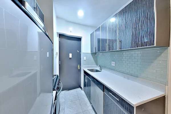 Rented by AD Real Estate Investors | media 9