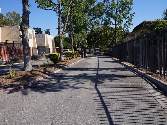 2nd image of 1475 Clemson Way
