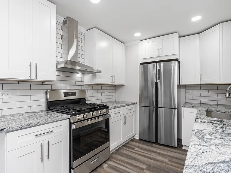 388 Nancy Ln — Photo 3